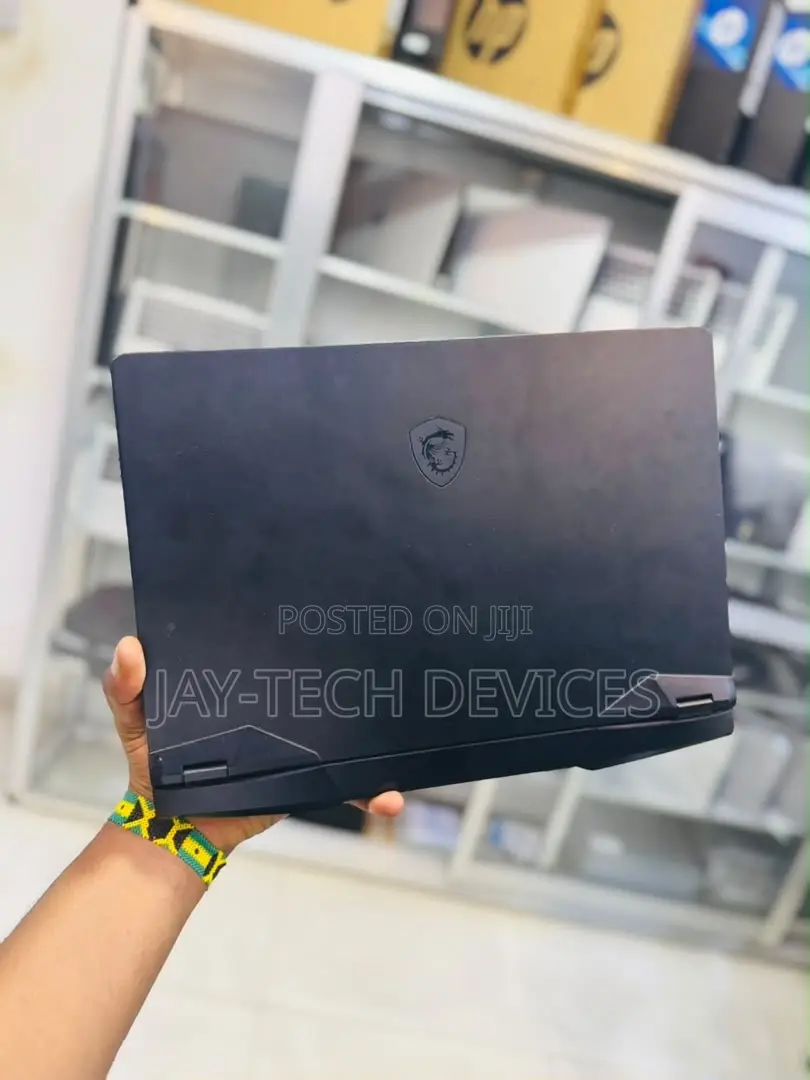 Laptop MSI GP66 LEOPARD 10UG 16GB Intel Core i7 SSHD+SSD 1T
