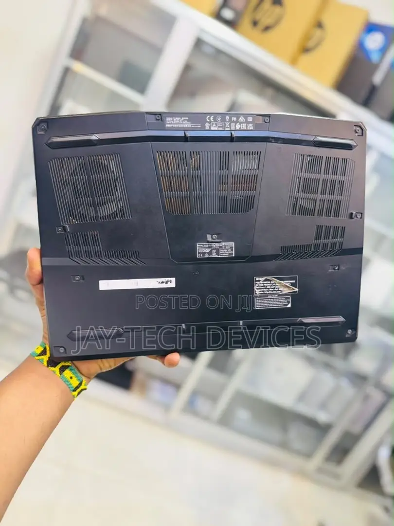 Laptop MSI GP66 LEOPARD 10UG 16GB Intel Core i7 SSHD+SSD 1T