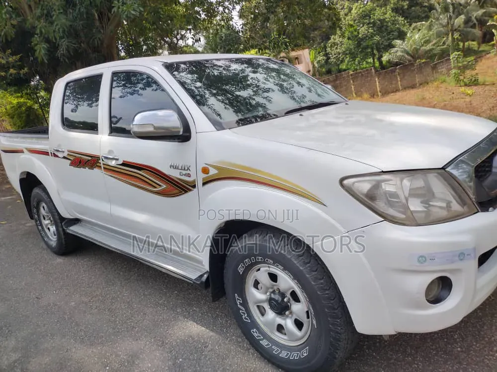 Toyota Hilux 2014 White