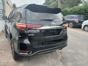 Toyota Fortuner 2020 Black