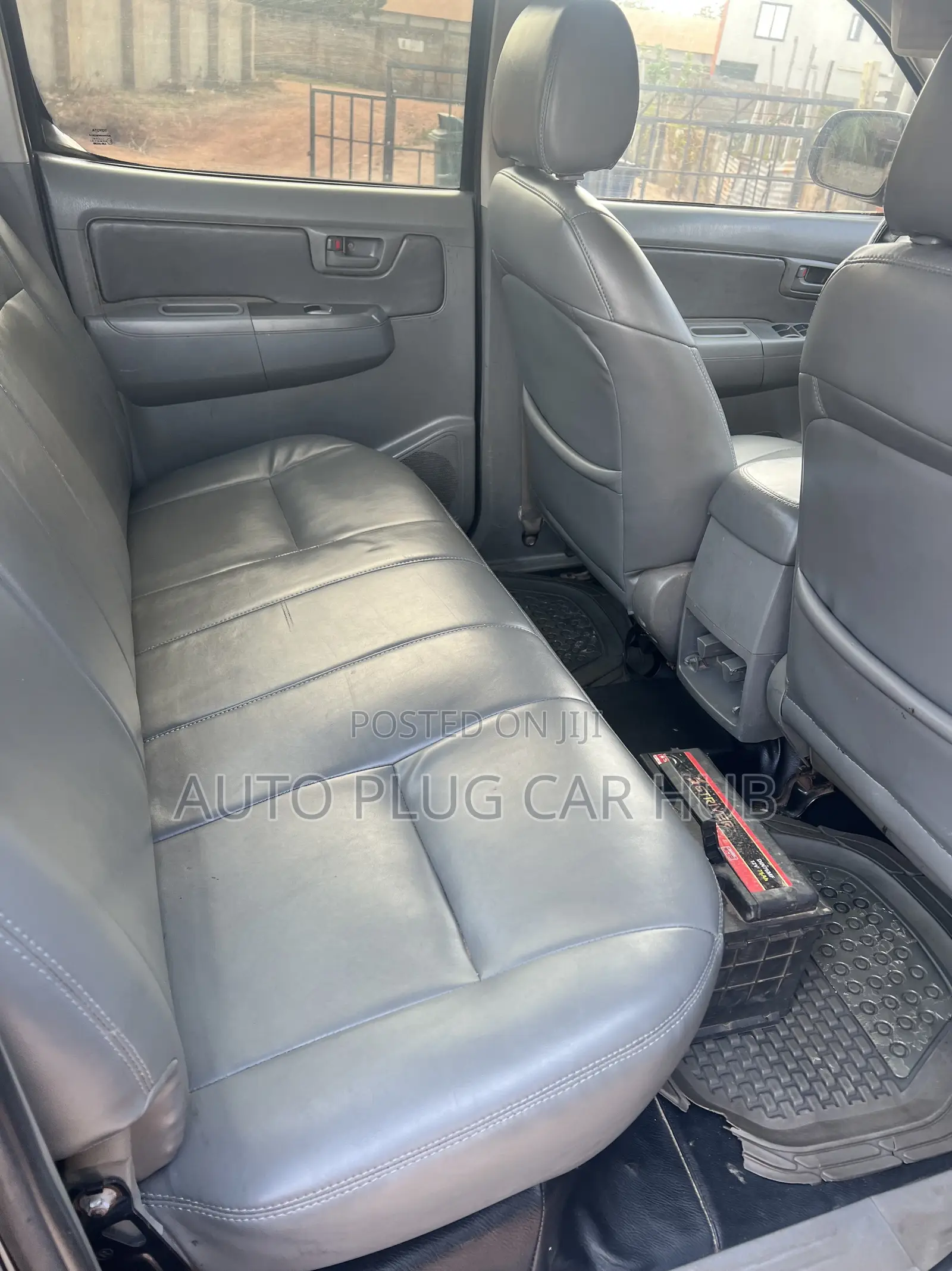 Toyota Hilux 2012 Black