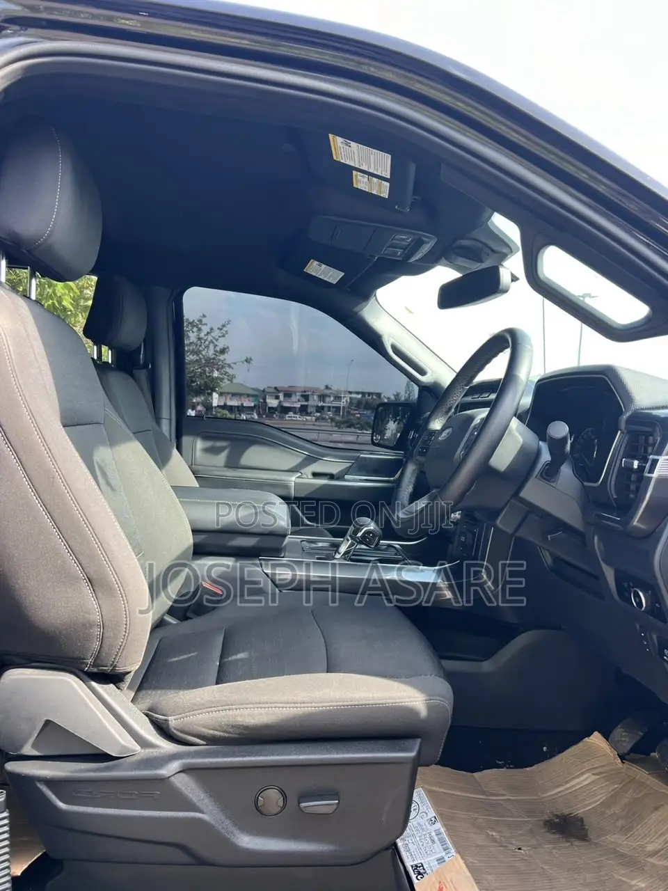 Ford F-150 LARIAT 2023 Black