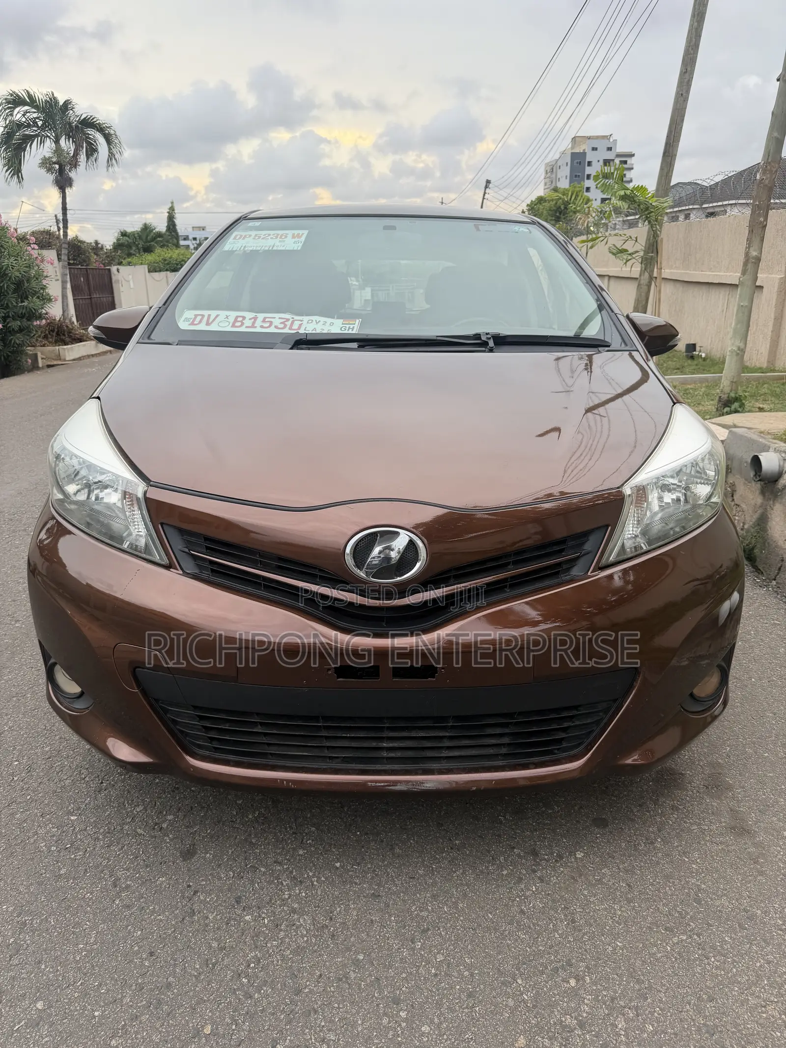 Toyota Vitz 1.5 FWD 5dr 2013 Brown
