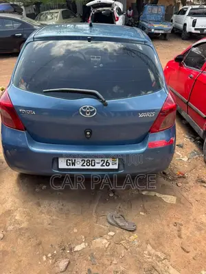 Toyota Yaris Base Hatchback 3dr 2010 Blue