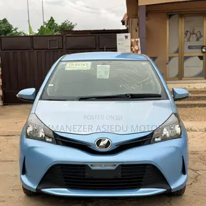 Toyota Vitz 1.3 FWD 5dr 2015 Blue