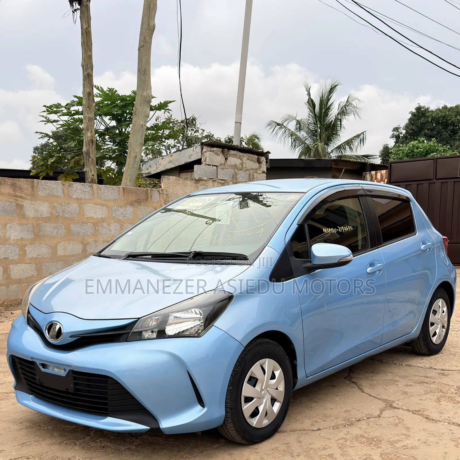 Toyota Vitz 1.3 FWD 5dr 2015 Blue