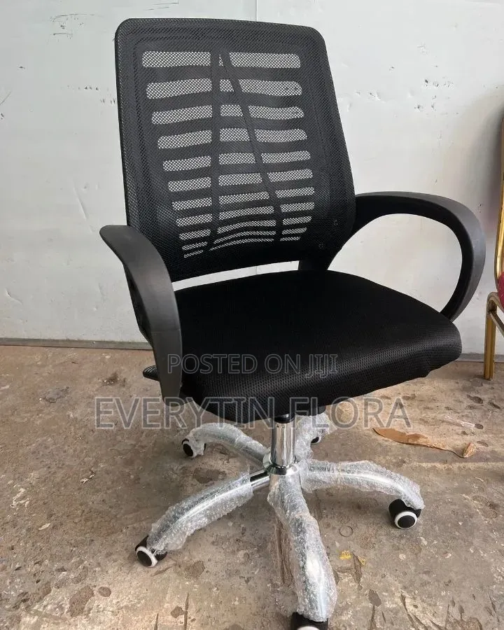 High-Back Mesh Office Chair With Headrest.*