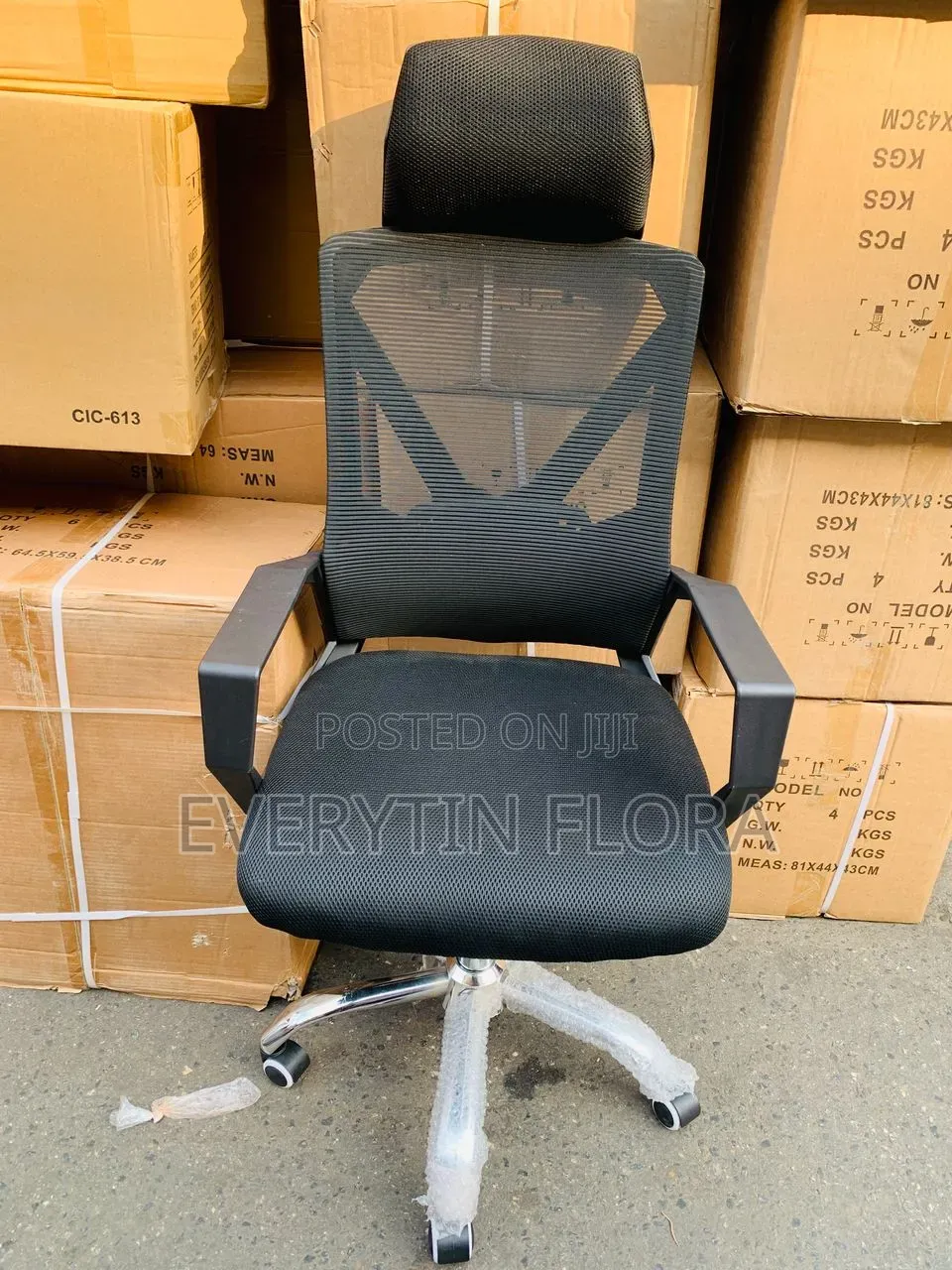 High-Back Mesh Office Chair With Headrest.*