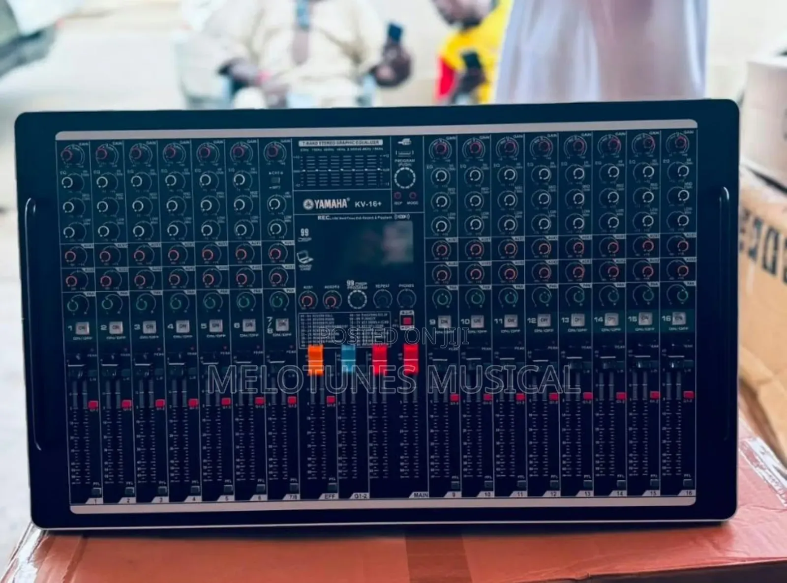 Yamaha KV-16+ SMX/KV Powered 16-Channel Audio Mixer