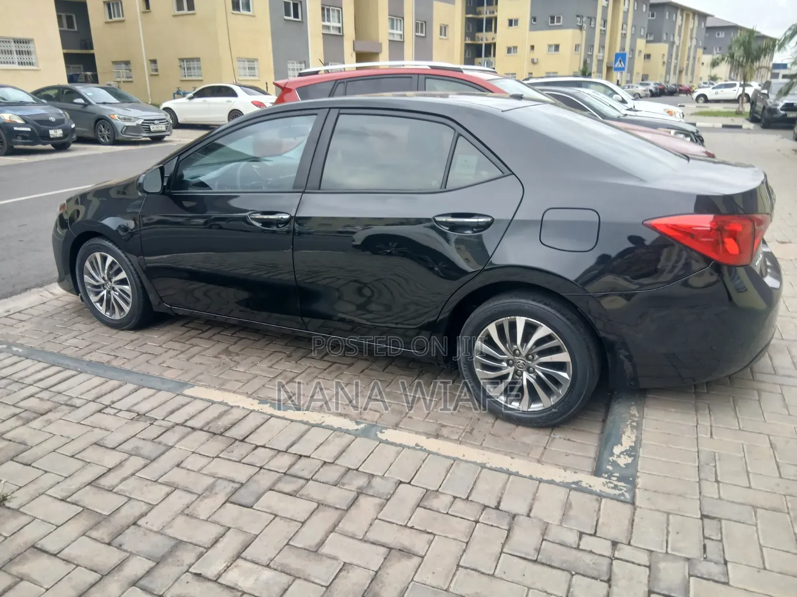 Toyota Corolla XLE 4dr Sedan (1.8L 4cyl CVT) 2017 Black