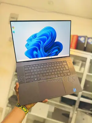 Laptop Dell Precision 5690 32GB Intel Core i7 SSD 512GB