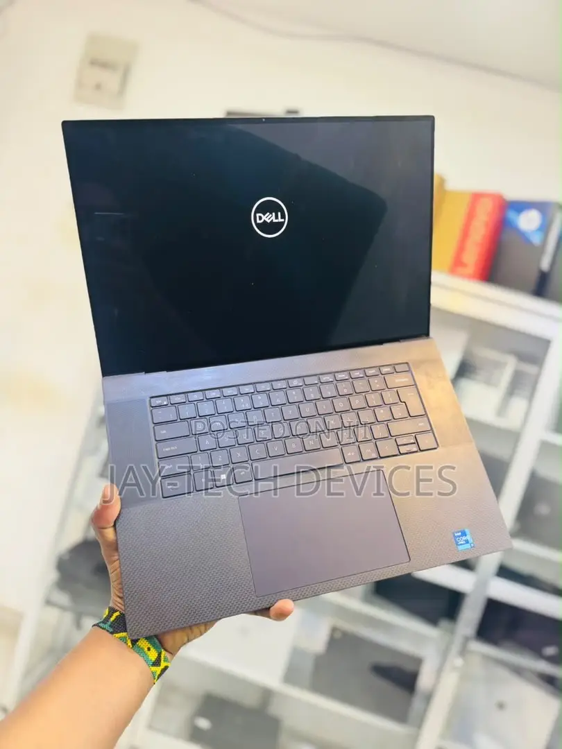 Laptop Dell Precision 5690 32GB Intel Core i7 SSD 512GB