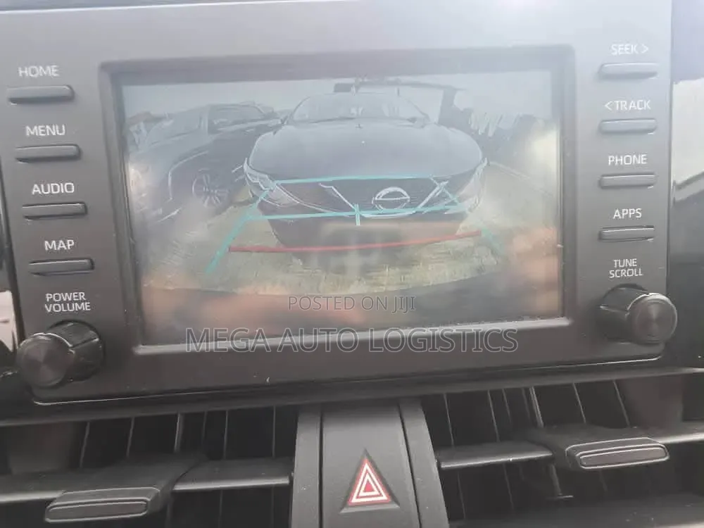 Toyota RAV4 LE AWD 2019 White