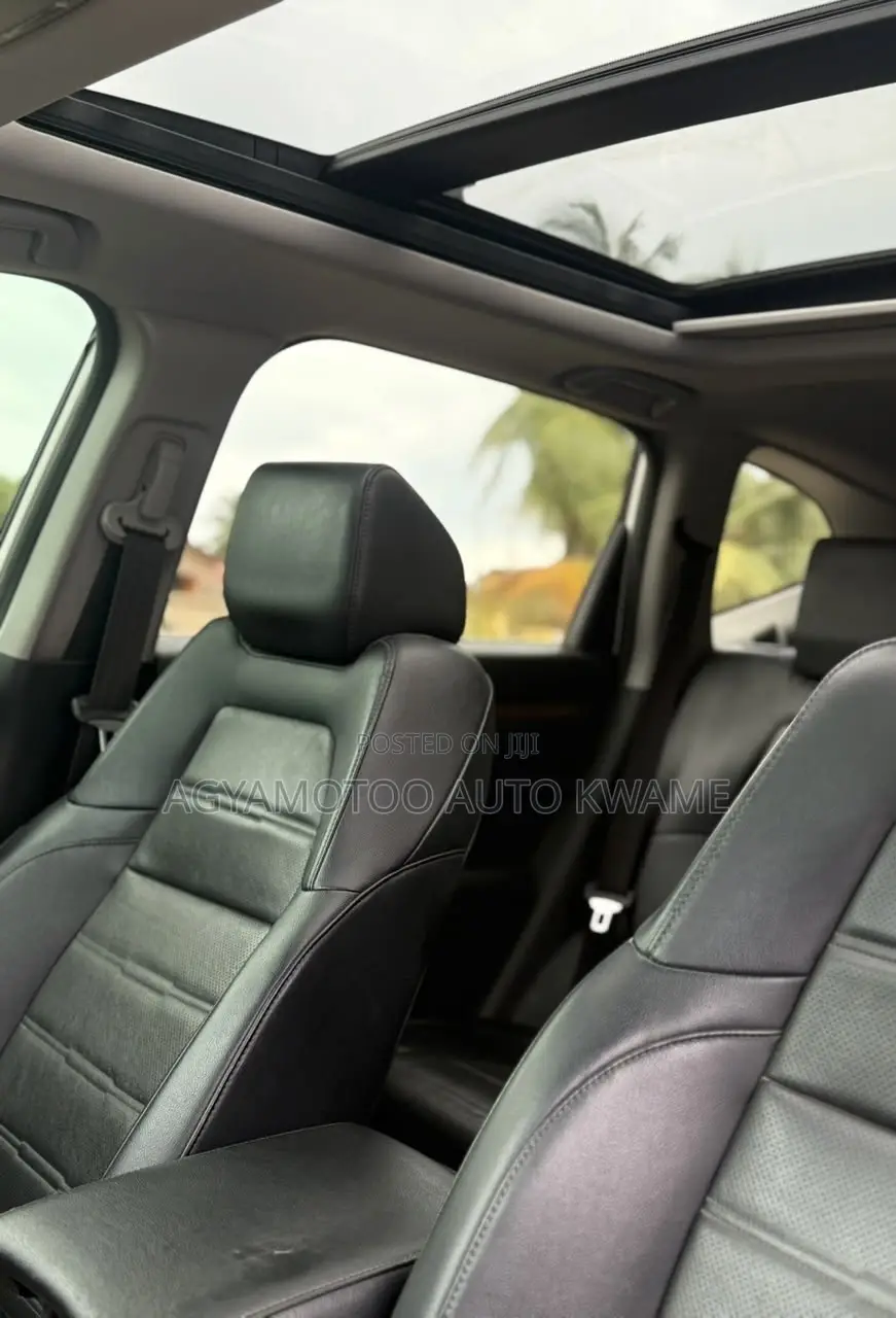 Honda CR-V Touring AWD 2018 White