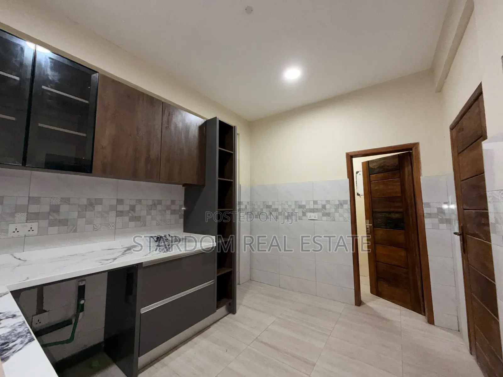 3bdrm Apartment in Ashaley Botwe, Nmai-Dzorn for rent