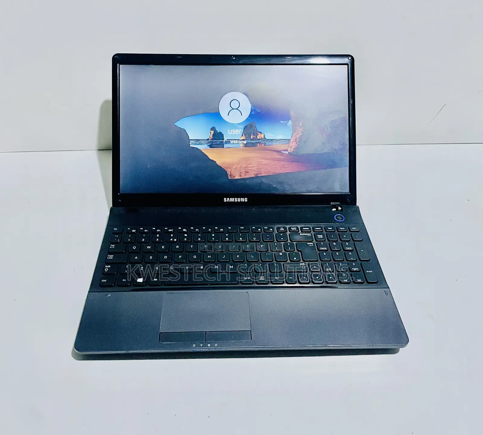 Laptop Samsung NP3530EA 4GB Intel Core i5 HDD 160GB