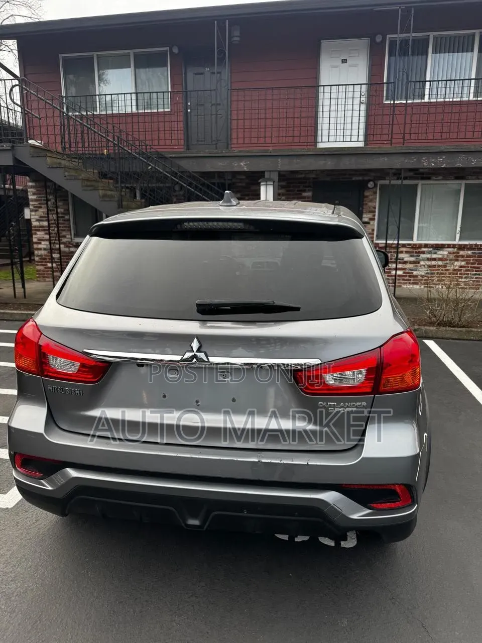 Mitsubishi Outlander SE 4dr SUV (2.4L 4cyl CVT) 2015 Gray