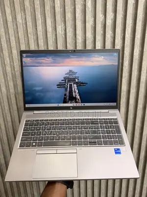 Laptop HP ZBook Firefly G8 16GB Intel Core i7 SSD 512GB
