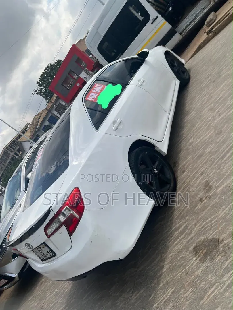 Toyota Camry SE 4dr Sedan w/Prod. End 11/13 (2.5L 4cyl 6A) 2014 White