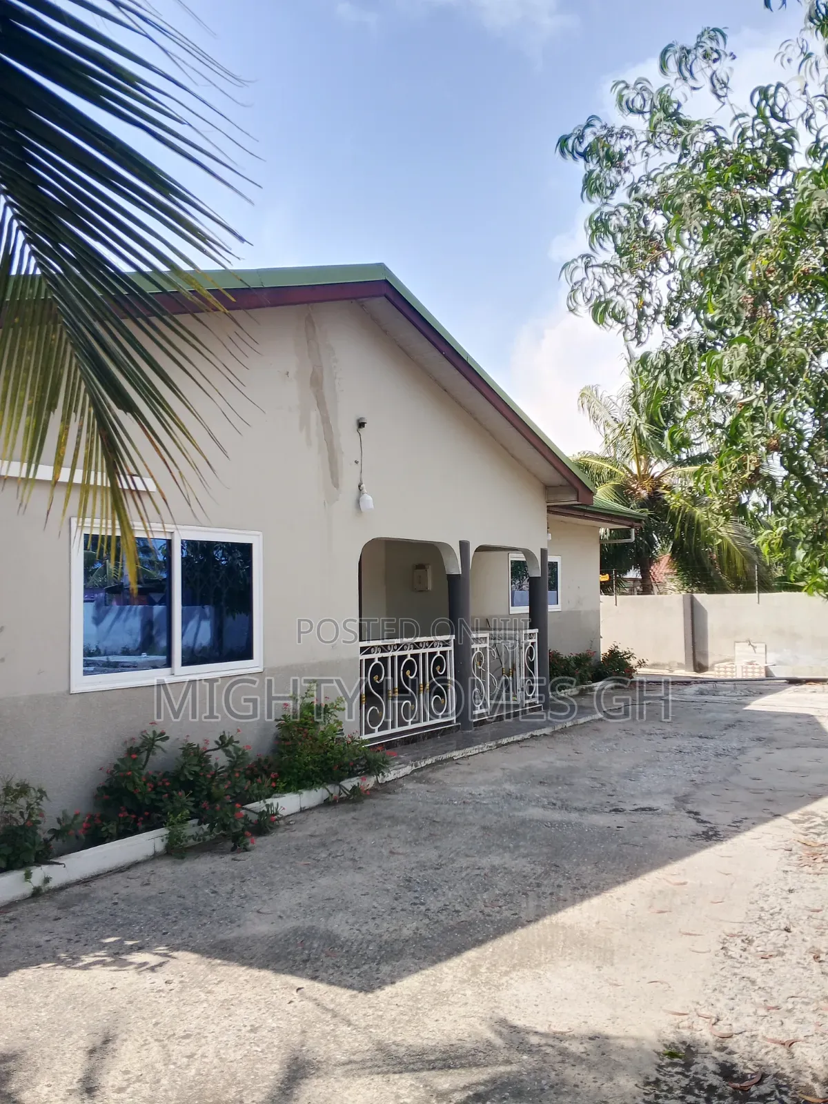 5bdrm House in Mighty Homes, Kasoa for rent