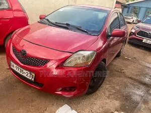 Toyota Yaris Base Sedan 4dr 2010 Red