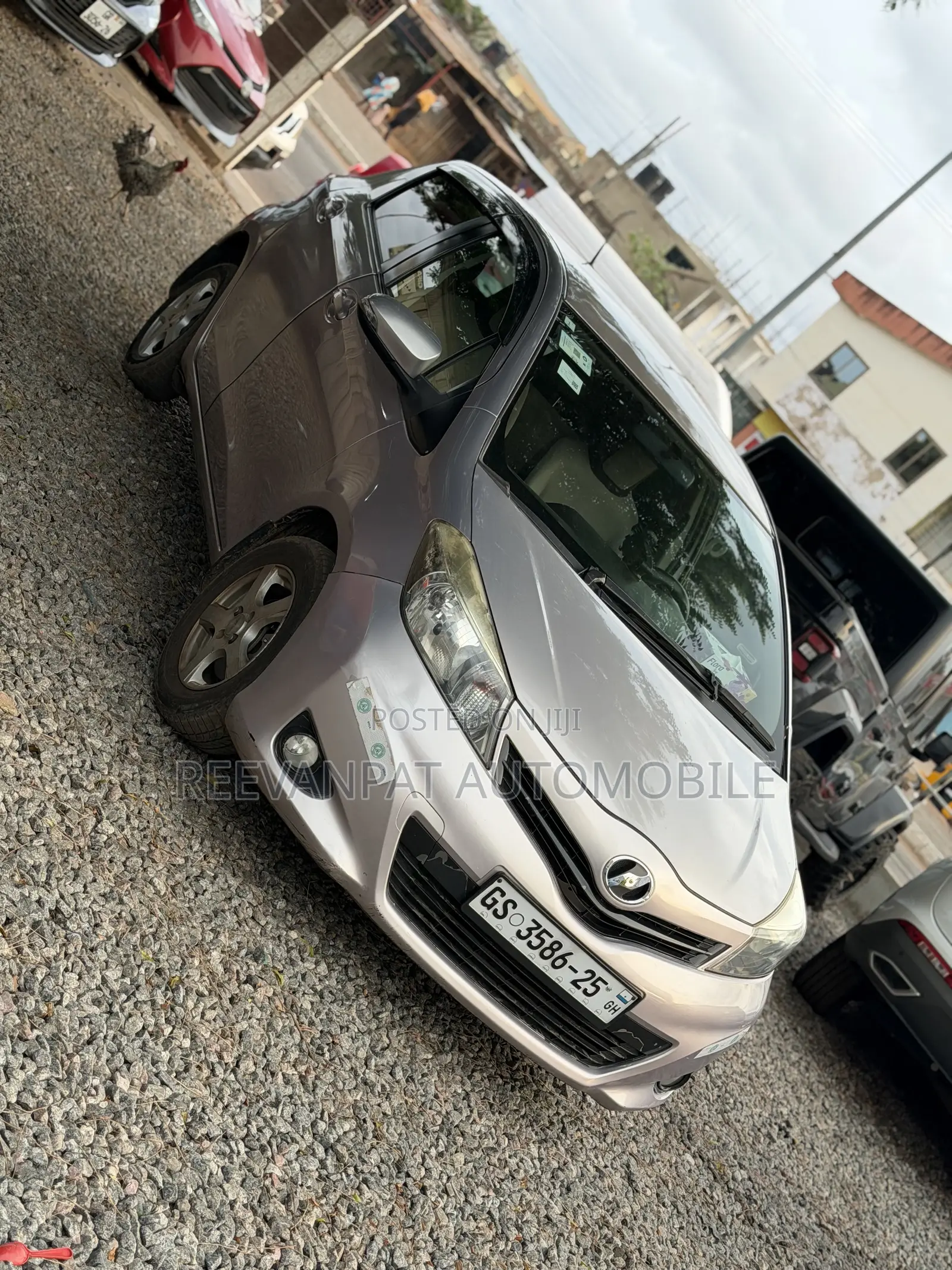 Toyota Vitz 2014 Silver