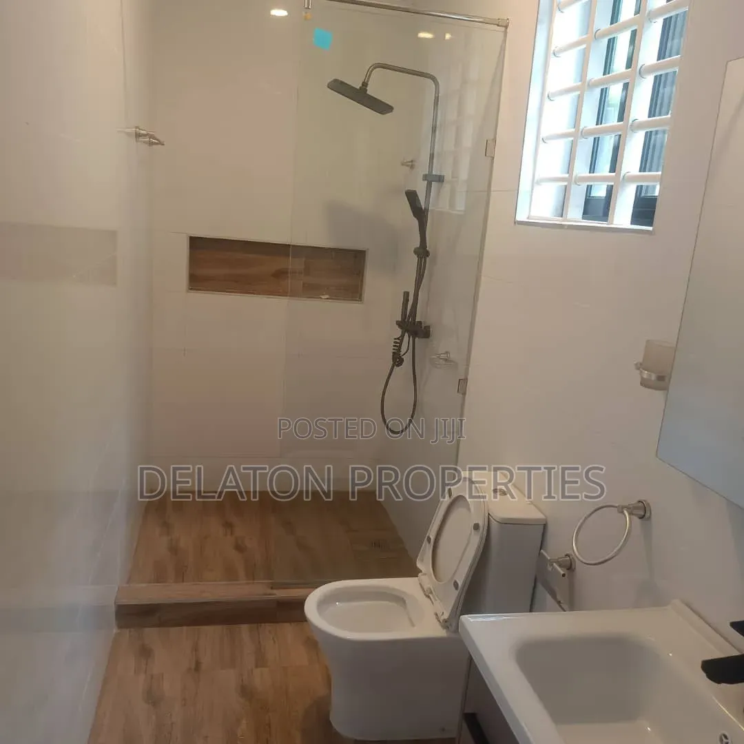 4bdrm House in Sakumono for rent