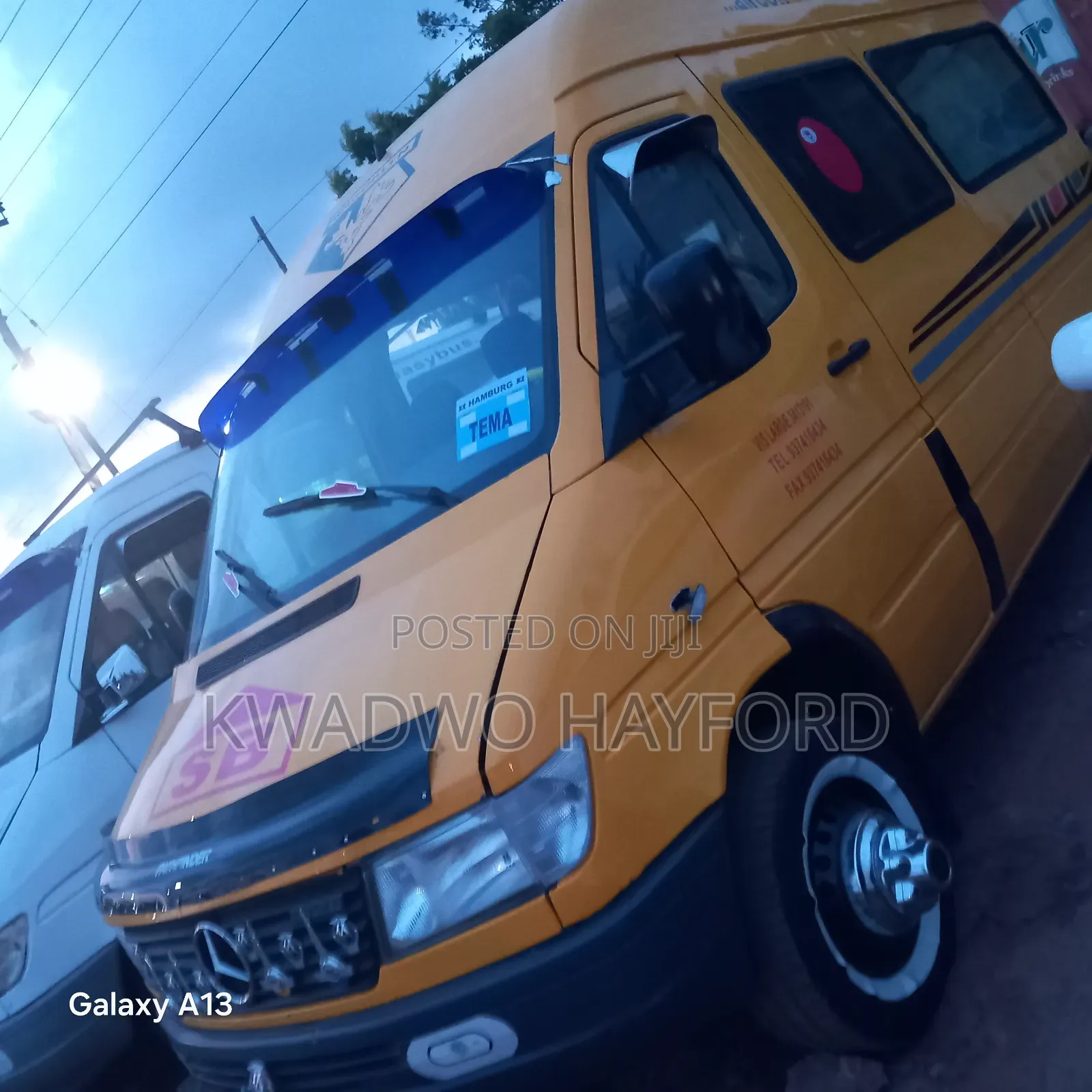 Mercedes-Benz Sprinter 2010 Yellow