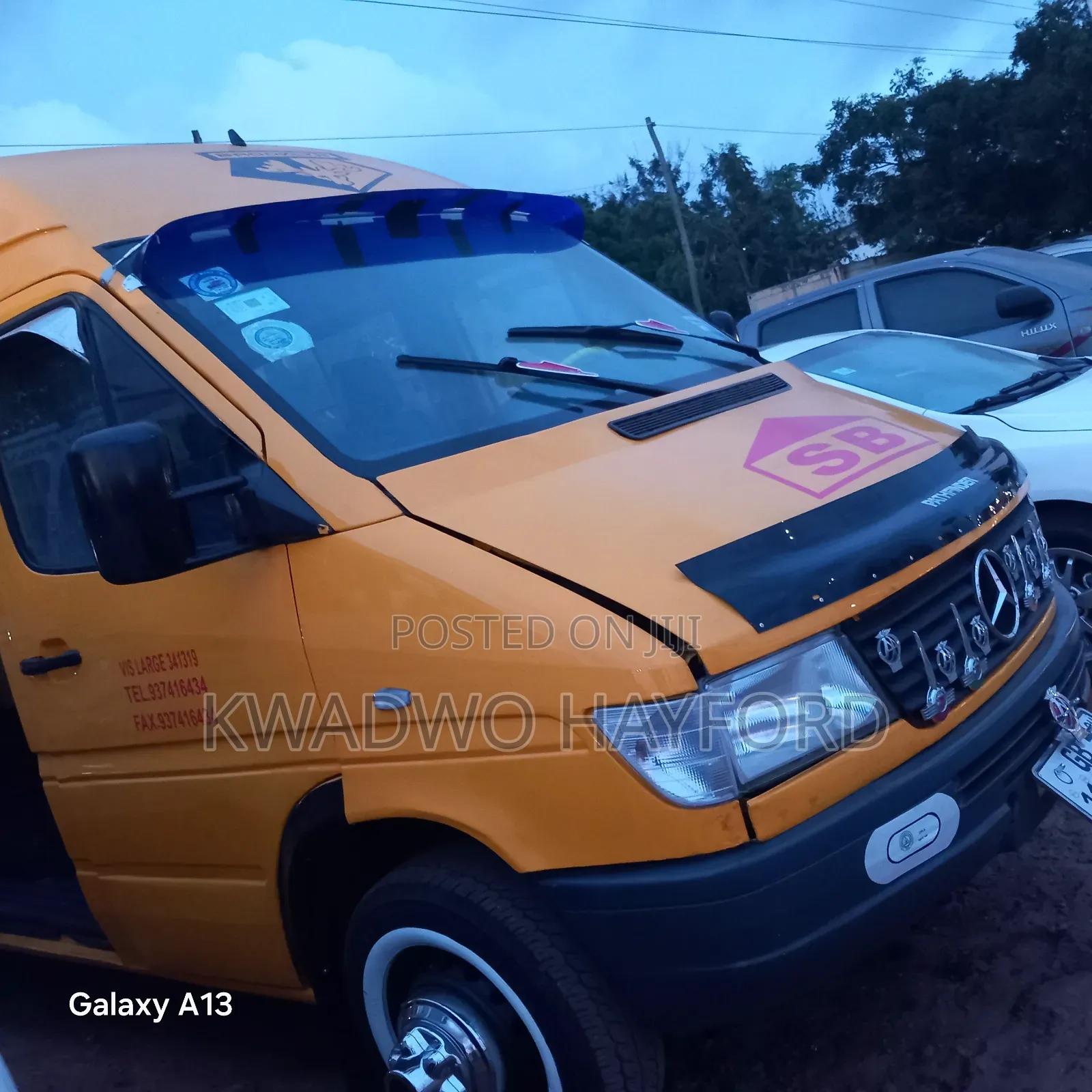 Mercedes-Benz Sprinter 2010 Yellow