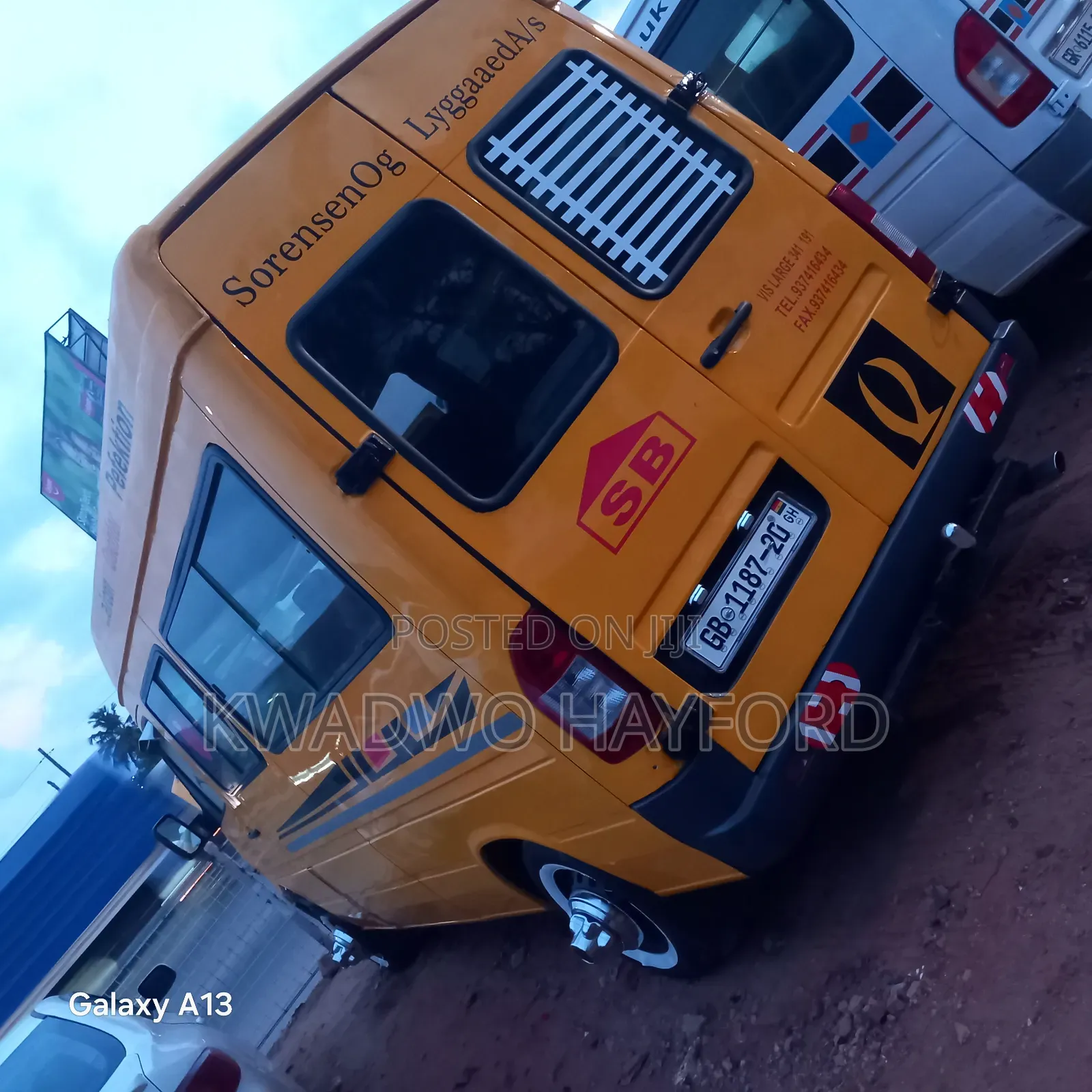 Mercedes-Benz Sprinter 2010 Yellow