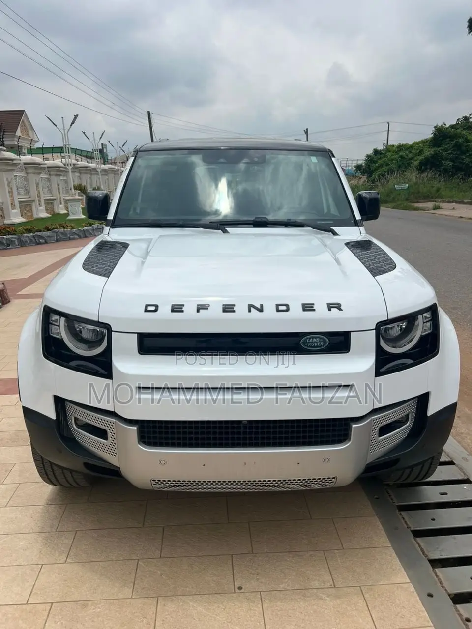 Land Rover Defender First Edition 2023 White