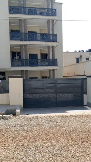 3bdrm Apartment in Atomic Down Police, Haatso for rent