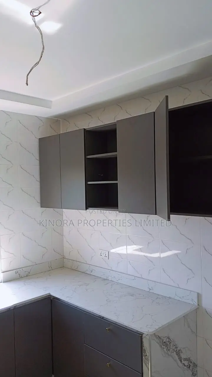 3bdrm Apartment in Atomic Down Police, Haatso for rent