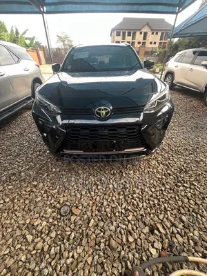 Toyota RAV4 XLE Premium 2025 Black