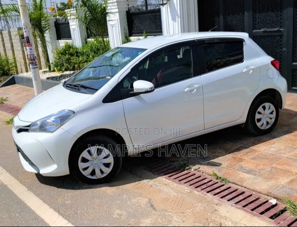 Toyota Vitz 1.3 AWD 5dr 2016 White