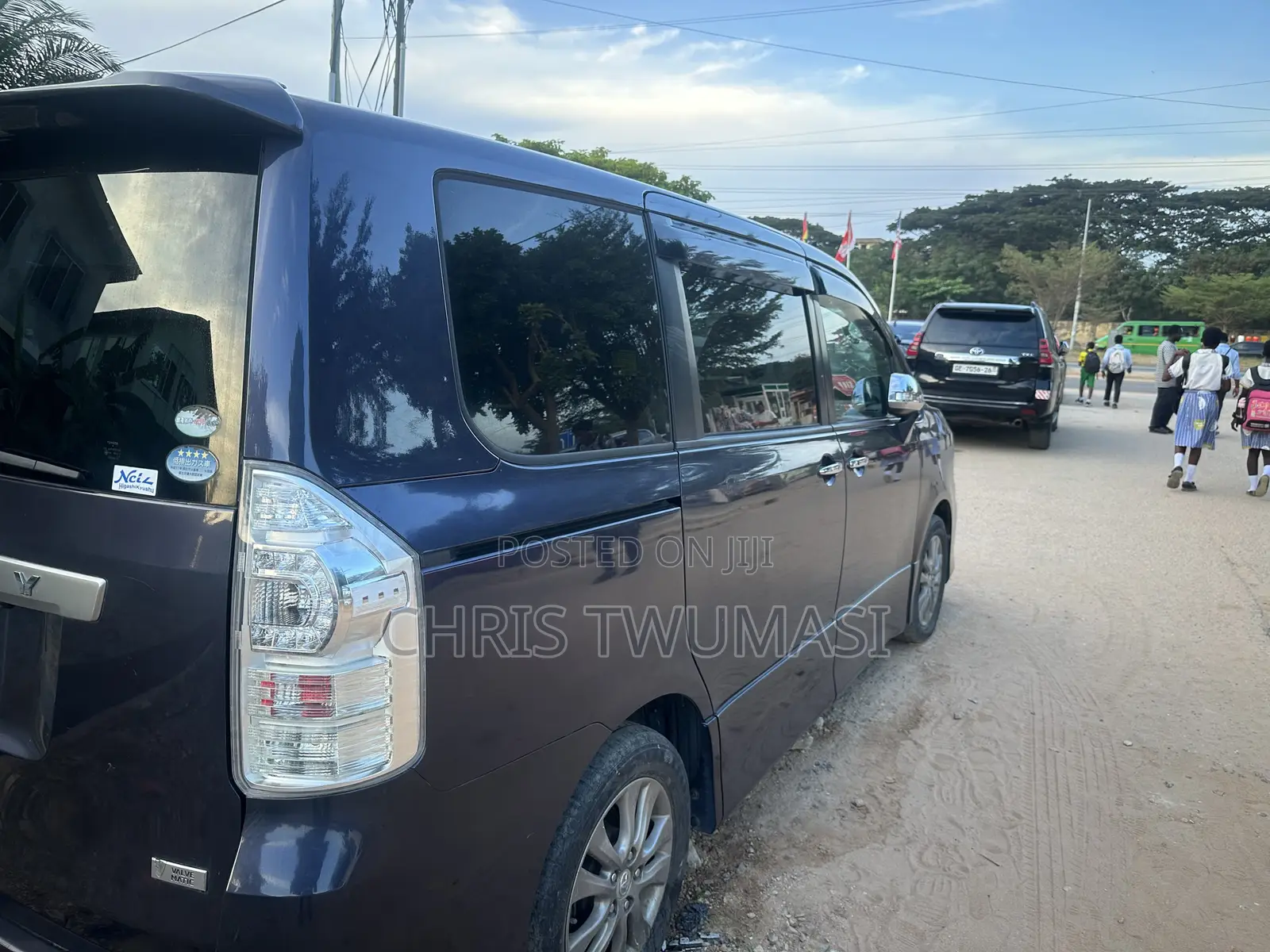 Toyota Voxy 2013 Blue