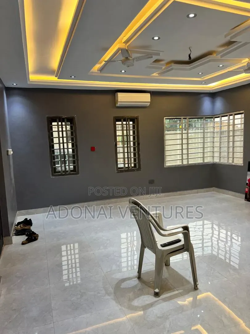 3bdrm House in Santasi Apire Darko, Kumasi Metropolitan for sale