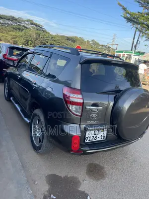 Toyota RAV4 2011 Gray