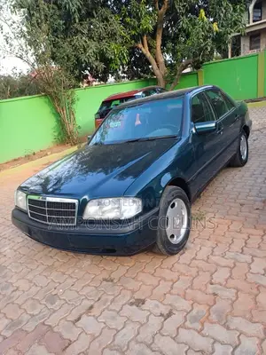Mercedes-Benz W124 1995 Blue
