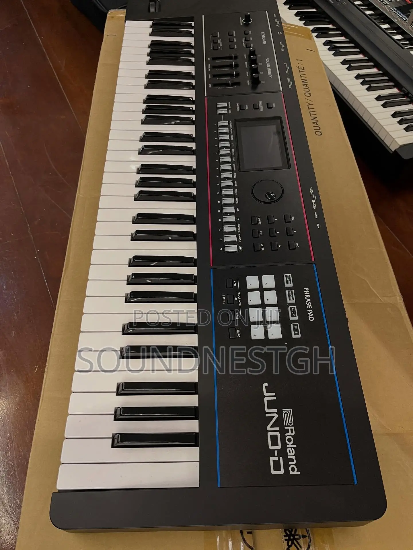 Roland Juno D6