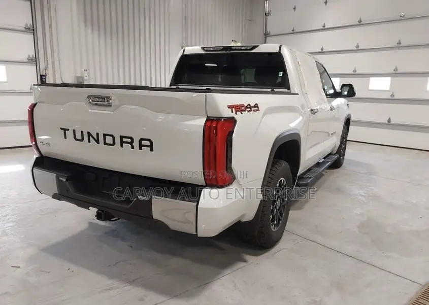Toyota Tundra Limited CrewMax 5.5' Bed 2023 White