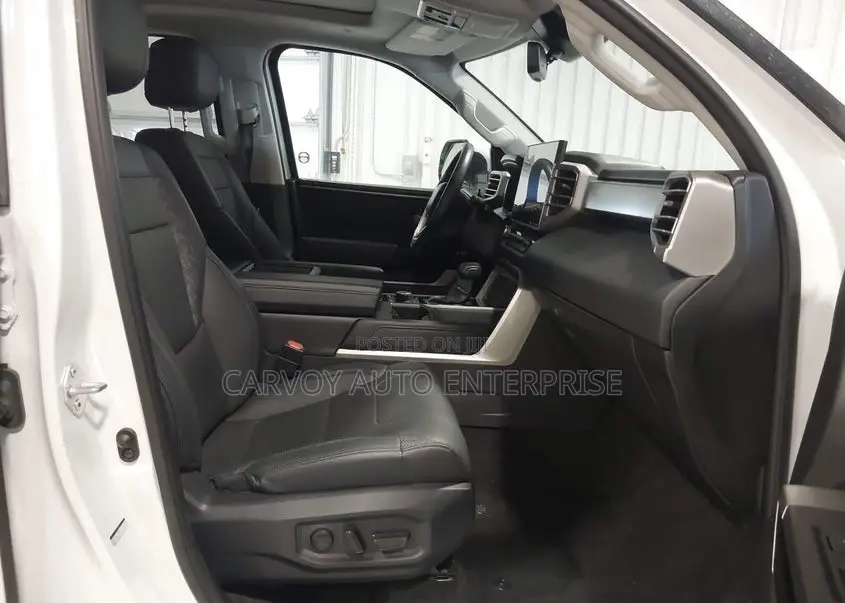 Toyota Tundra Limited CrewMax 5.5' Bed 2023 White