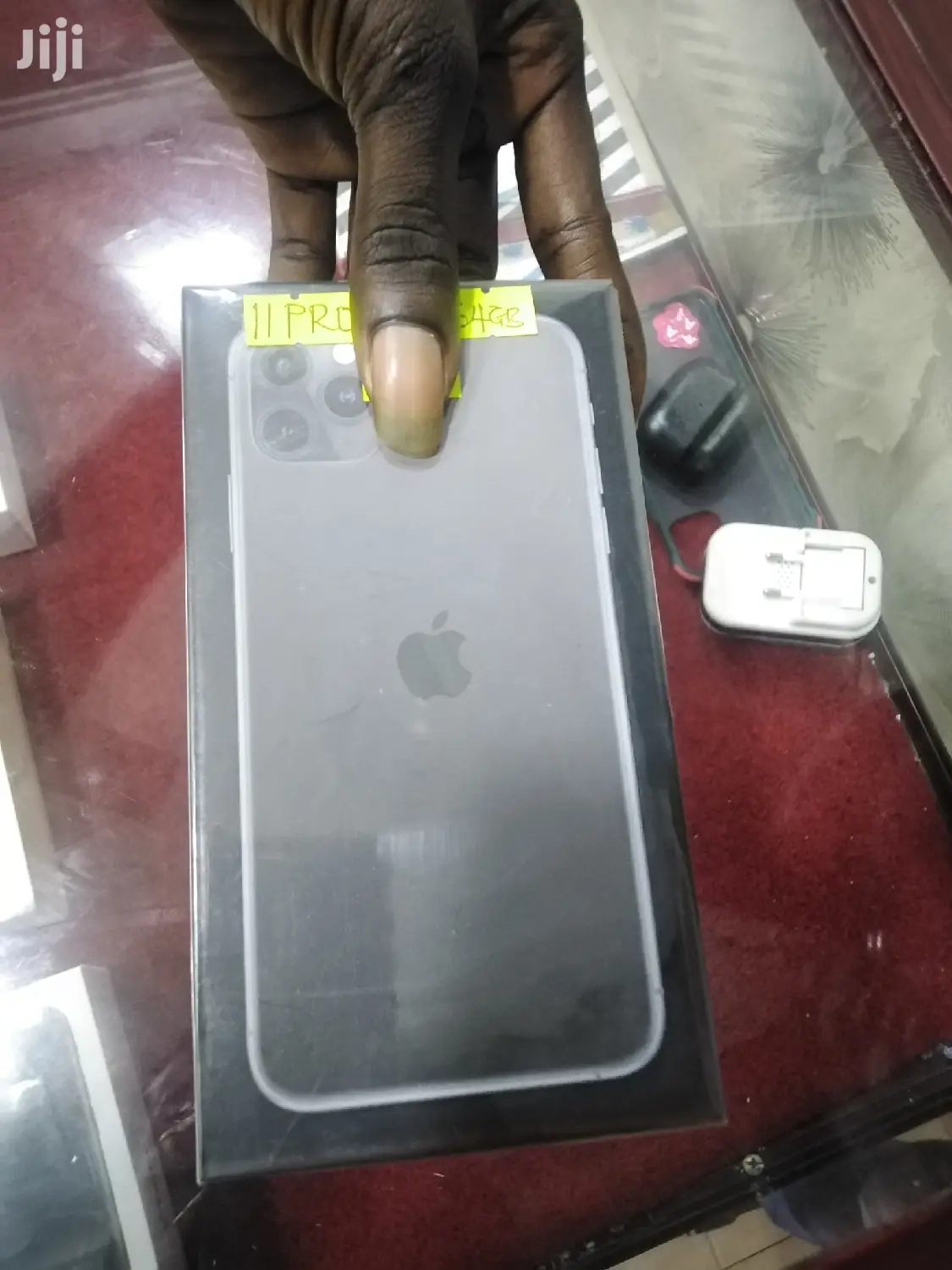 New Apple iPhone 11 Pro Max 64 GB Green