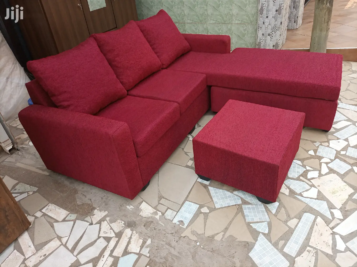Nee Lshaped Sofa💕🖤.Free Delivery