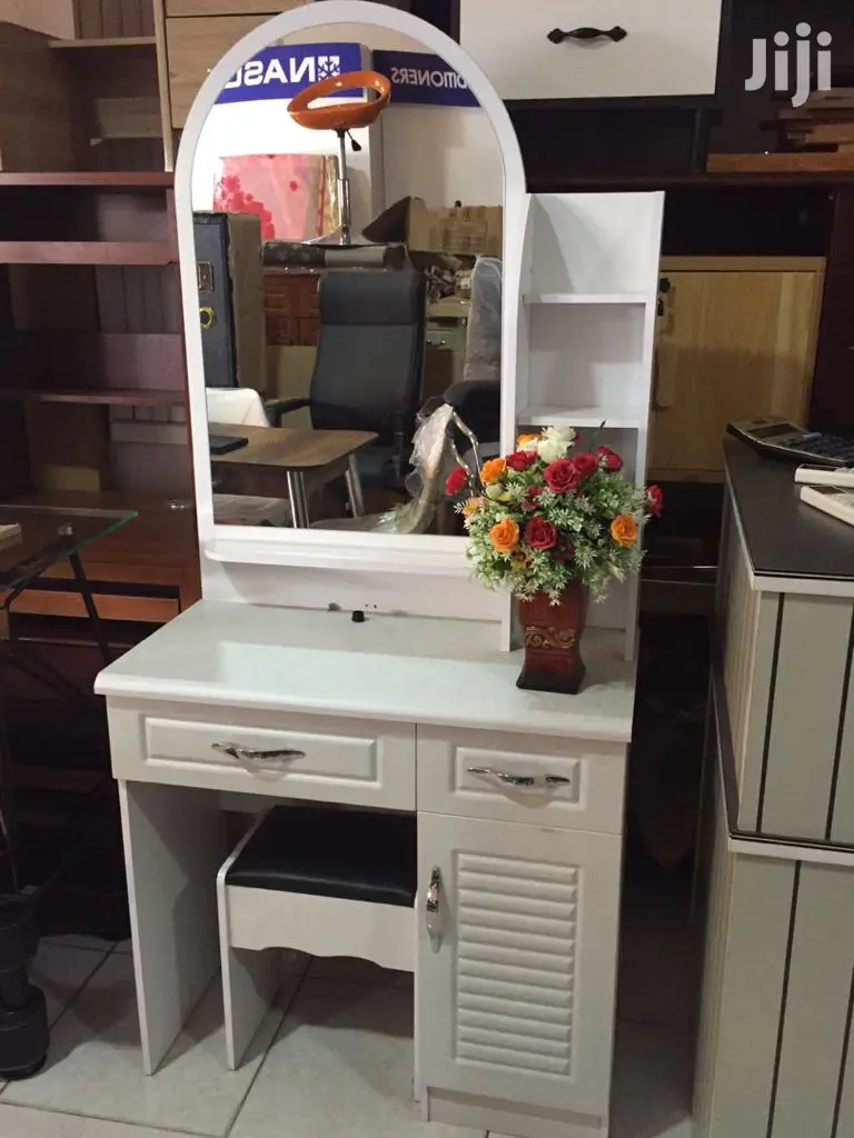 Dressing Mirror With Chair