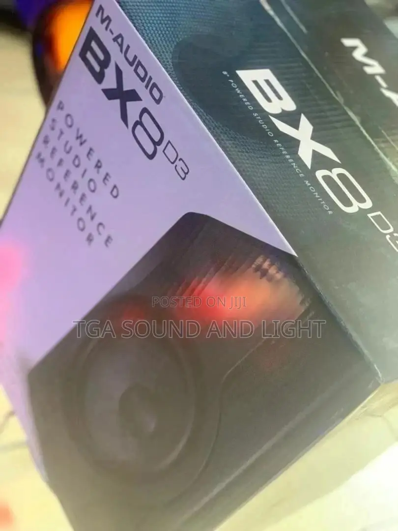 M-Audio Bx8 D3 8-Inch 150w Studio Monitors W/ Acoustic Space