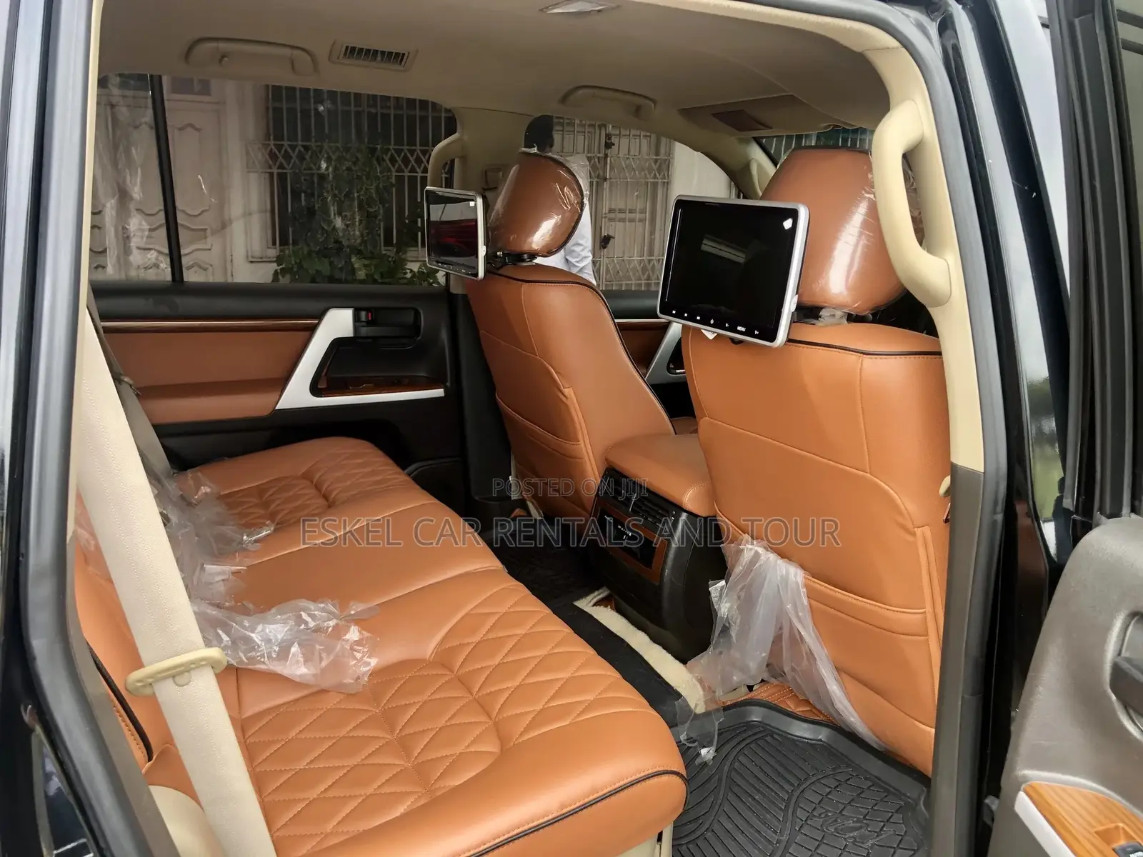 2020 V8 for Rent Comes With a Driver