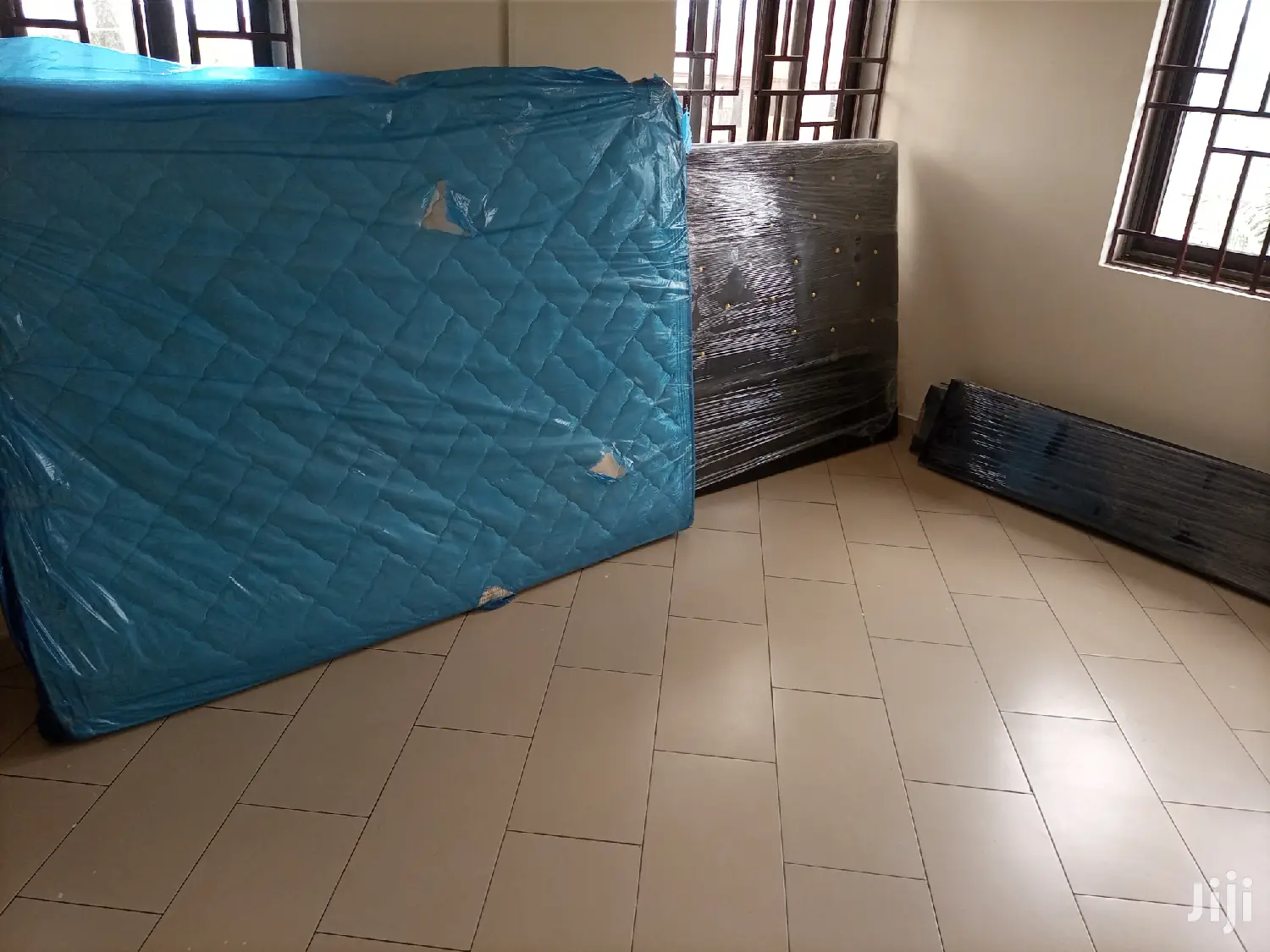 Queens Bed With Matress