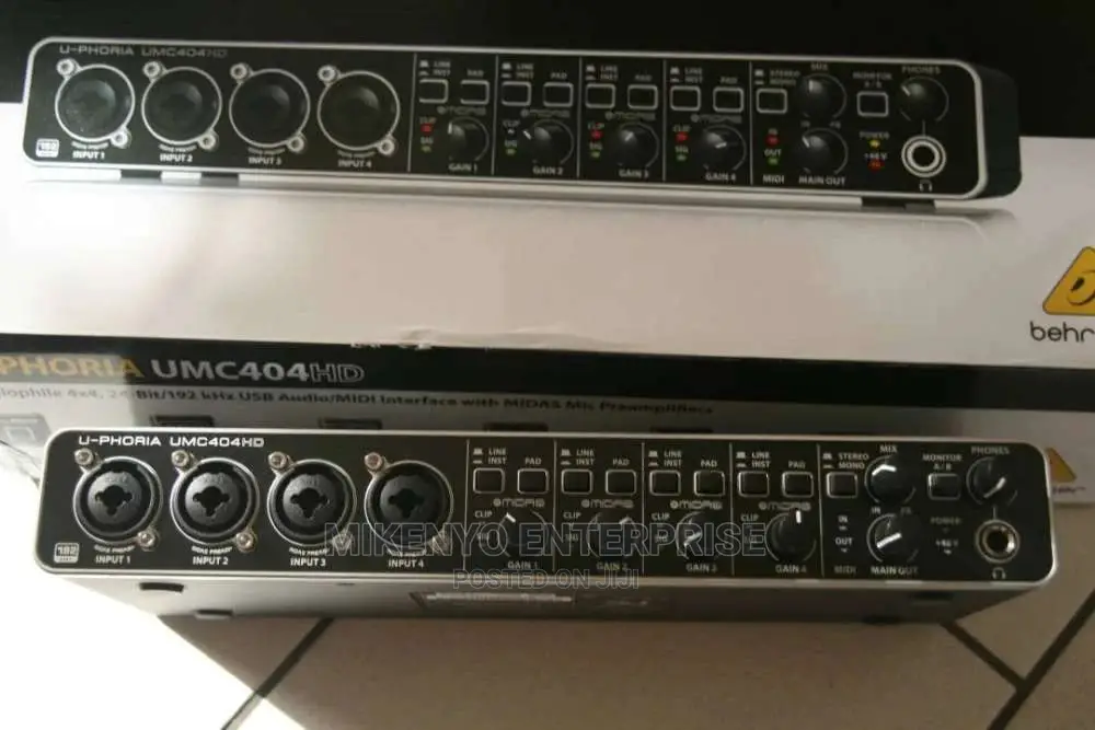 Behringer U-phoria Umc404hd