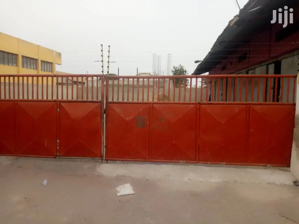 800SQM WAREHOUSE With 3units 2bedrooms at Achimota